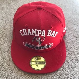*NEVER WORN* Tampa Bay Buccaneers Hat